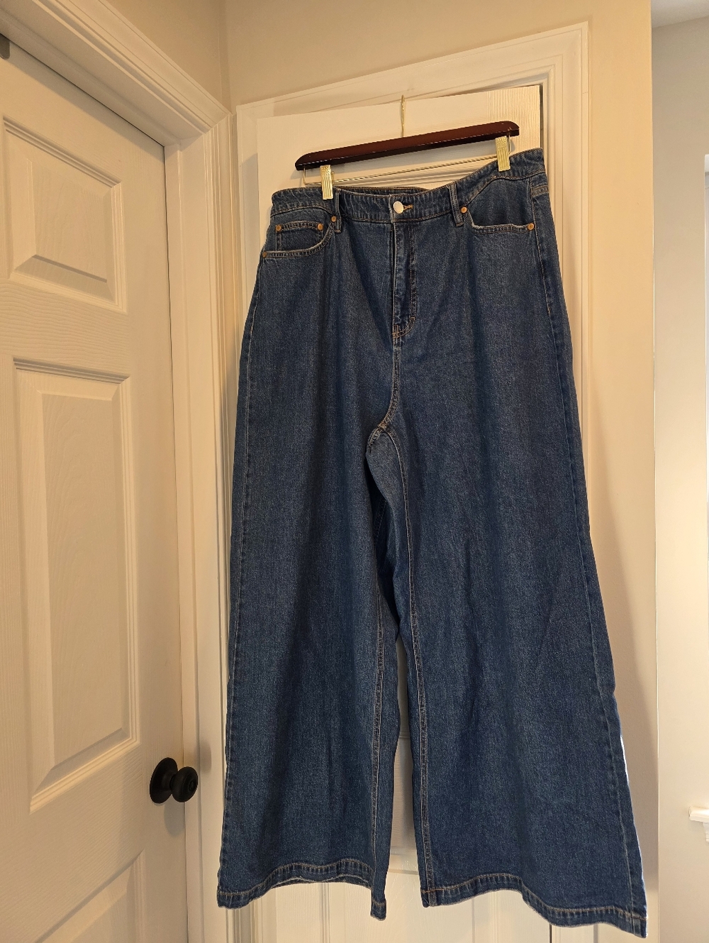 High-Rise Wide-Leg Jeans in Dark Blue